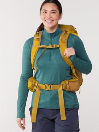 REI Co-op Trail 40 Pack - Women's 3