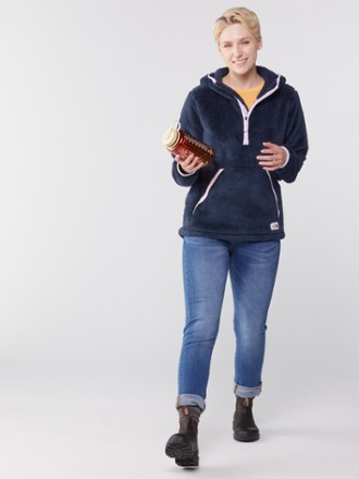 The North Face Campshire Fleece Pullover Hoodie 2.0 - Women's 3