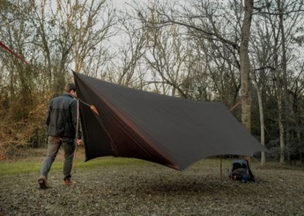 Tarp Shelter Tips for Rain and Wind While Camping - Uncommon Path – An REI  Co-op Publication