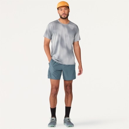 Brooks Dash 6" Shorts - Men's 5