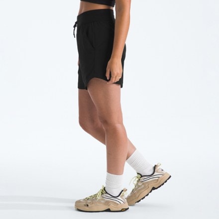 The North Face Aphrodite Arise 5" Shorts - Women's 3