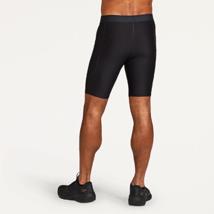 Janji Cargo Ultra Liner 8" Shorts - Men's 2