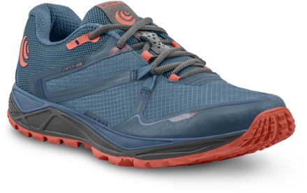rei topo athletic