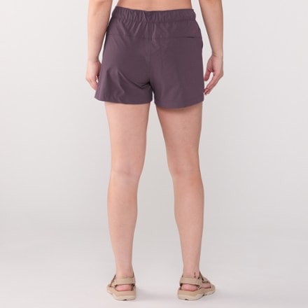 Stio Vallis 4" Shorts - Women's 2