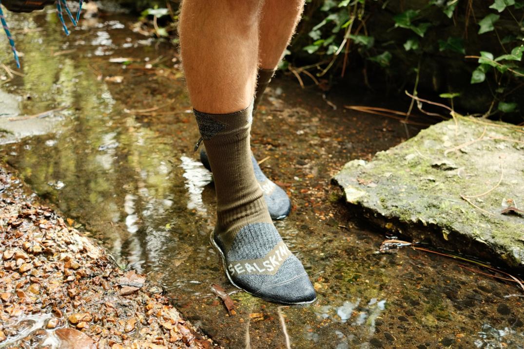 Location Image for Raynham AQUASEALZ Waterproof All-Weather Mid-Length Socks