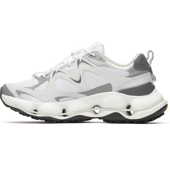 Detail Image of color White/Pigeon