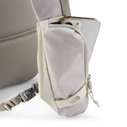 The North Face Base Camp Voyager Sling 10