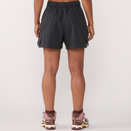 SENIQ Trailmix Cargo Shorts - Women's 2