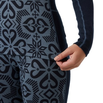 Helly Hansen LIFA Merino Midweight Graphic Base Layer Crew Top - Women's 9