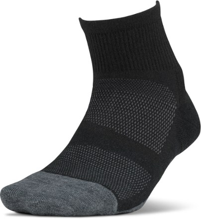 Feetures Merino 10 Cushion Quarter Socks 1