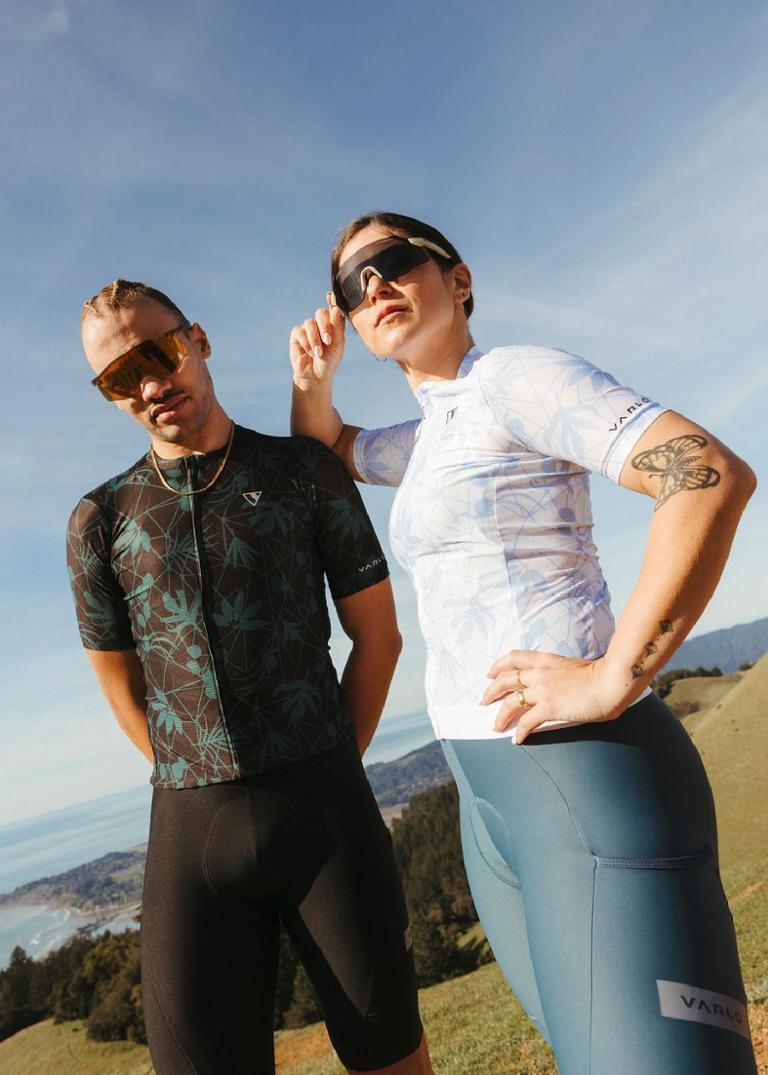 Location Image for Roam Cargo Bib Shorts V2 - Men's