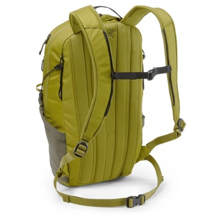 Arc'teryx Mantis 16 Pack 3