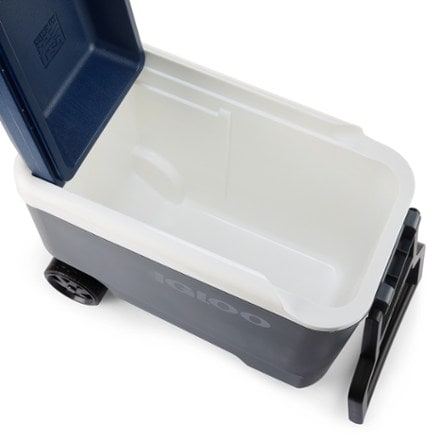 Igloo MaxCold Latitude 40 Qt. Roller Cooler 10