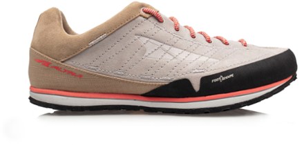 altra womens hiking shoes