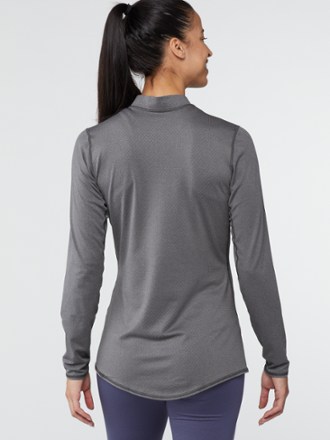 lightweight base layer tops
