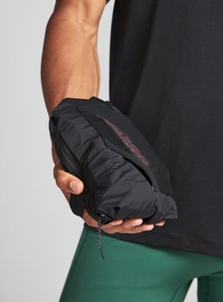 Janji Rainrunner Pack Jacket 2.0 - Men's 5
