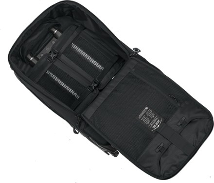 Eagle Creek Tarmac XE 2-Wheel 35 L International Carry-On Wheeled Luggage 10