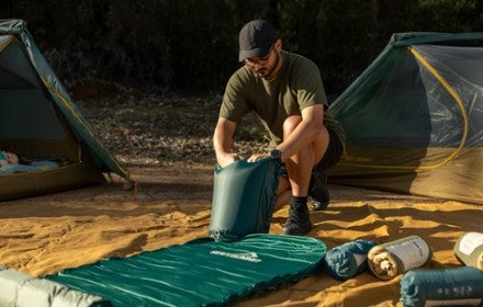 Sea to Summit Comfort Deluxe Self-Inflating Sleeping Pad - Double 9