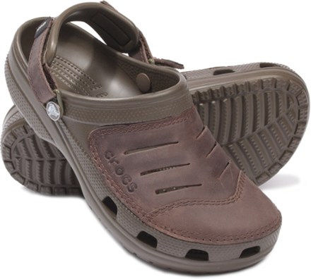 mens yukon crocs