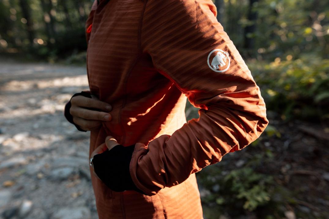 Location Image for Taiss Light ML Hooded Jacket - Women's