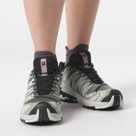 Salomon XA Pro 3D V9 Trail Shoes - Women's 6