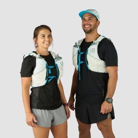 Ultimate Direction Ultra Hydration Vest 12 L 10