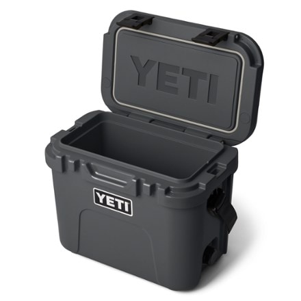 YETI Roadie 15 Cooler 1