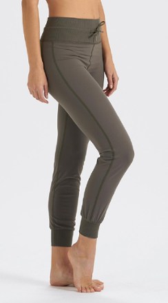 Vuori Daily Joggers - Women's 1