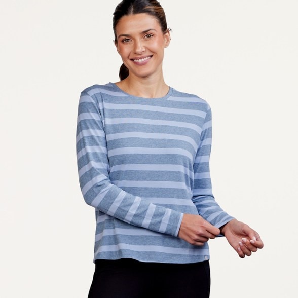 On Body Image of color Anchor Heather/Heritage Blue