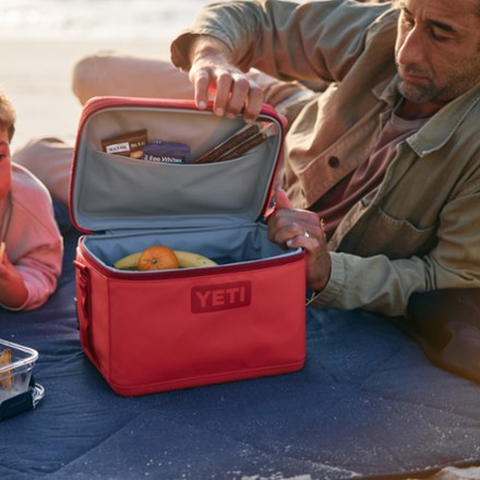 Location Image for Daytrip 9 L Insulated Box