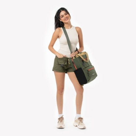 Sherpani Sojourn Tote Pack 5