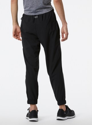 New Balance Relentless Woven Joggers - AirRobe