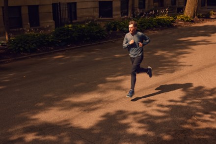 Location Image for Gaviota 6 Road-Running Shoes - Men's