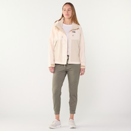 Vuori Performance Joggers - Women's 3