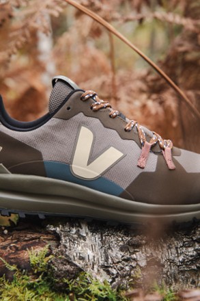 VEJA VEJA x Finisterre Fitz Roy Hiking Shoes - Women's 7