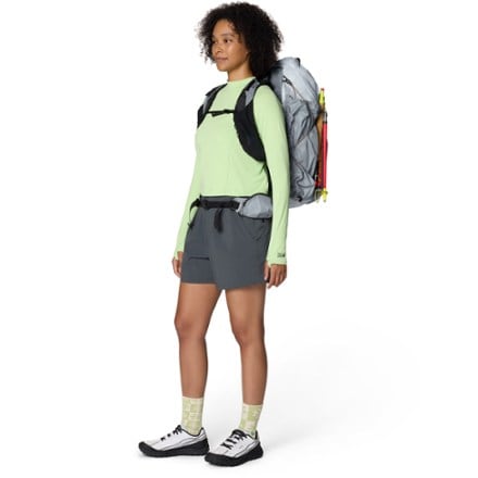Mountain Hardwear Peak Rambler 5" Shorts - Women's 4