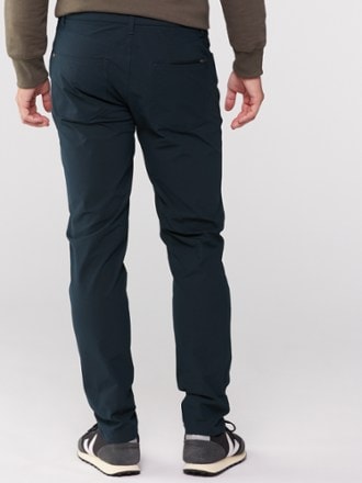Vuori Meta Pants Athletic Slim - Men's 2