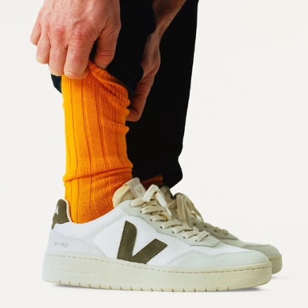 VEJA V-90 B-Mesh Shoes - Men's 3