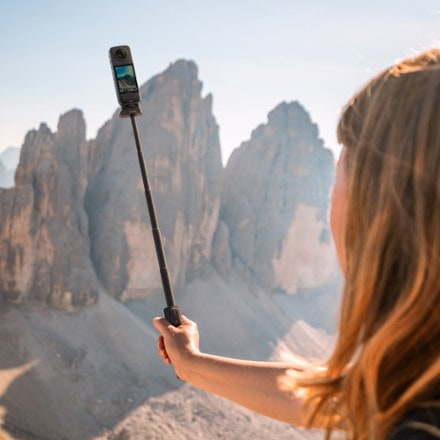 Insta360 2-in-1 Selfie Stick Remote Kit 7