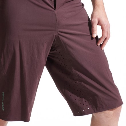 PEARL iZUMi Summit Pro Shell Bike Shorts - Men's 9