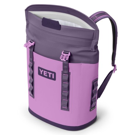 YETI Hopper M12 Backpack Soft Cooler 1