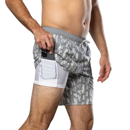 Nathan Printed Essential 7" Shorts 2.0 - Men's 7