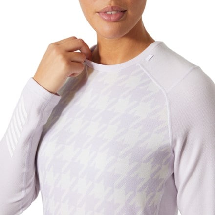Helly Hansen LIFA Merino Midweight Graphic Base Layer Crew Top - Women's 4