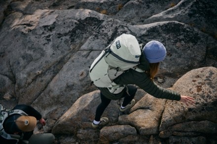 YETI Skala 32 L Pack - Women's 10