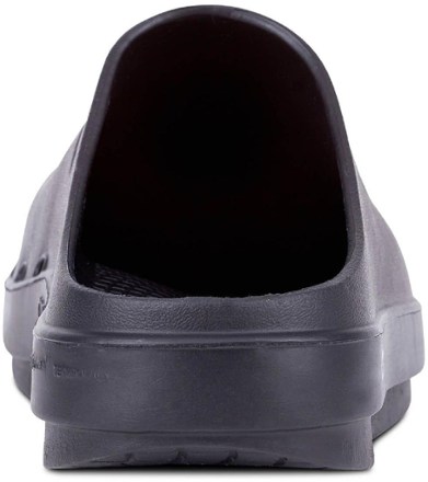 OOFOS OOCloog Clogs 2
