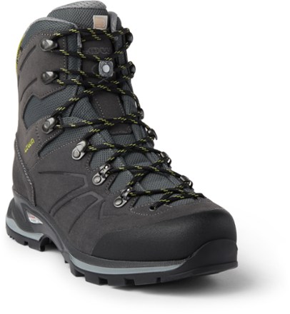 Lowa boots deals rei