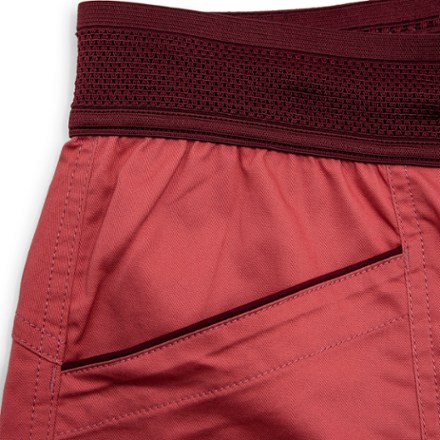 La Sportiva Roots Shorts - Women's 2