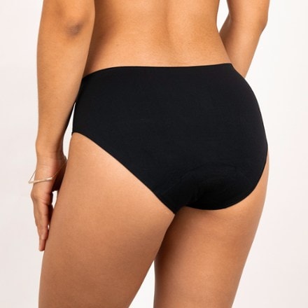 Saalt Seamless Leakproof Briefs - Heavy Absorbency - Women's 1