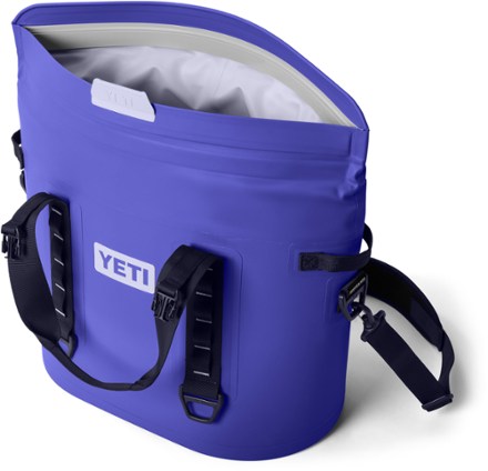 YETI Hopper M30 2.0 Soft Cooler 2