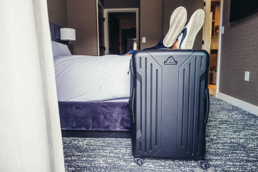 Location Image for Quadro Pro Hardcase 28" Wheeled Luggage